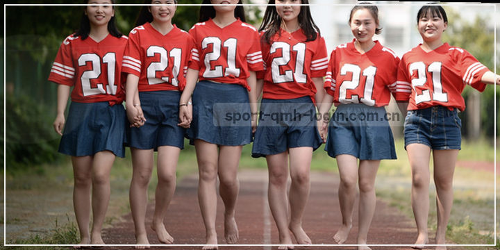 比赛时钟停在最后3秒，客队62比58领先。